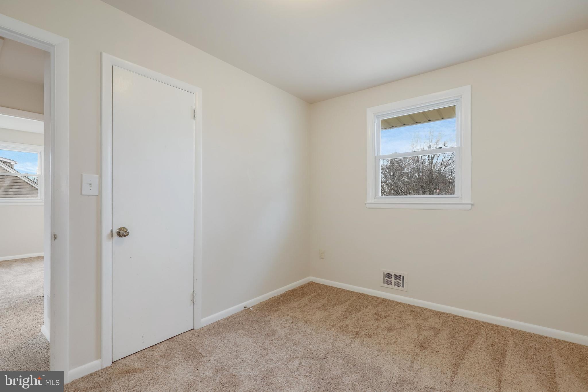 6807 Richardson Road Baltimore, MD 21207 - Photo 14 of 29
