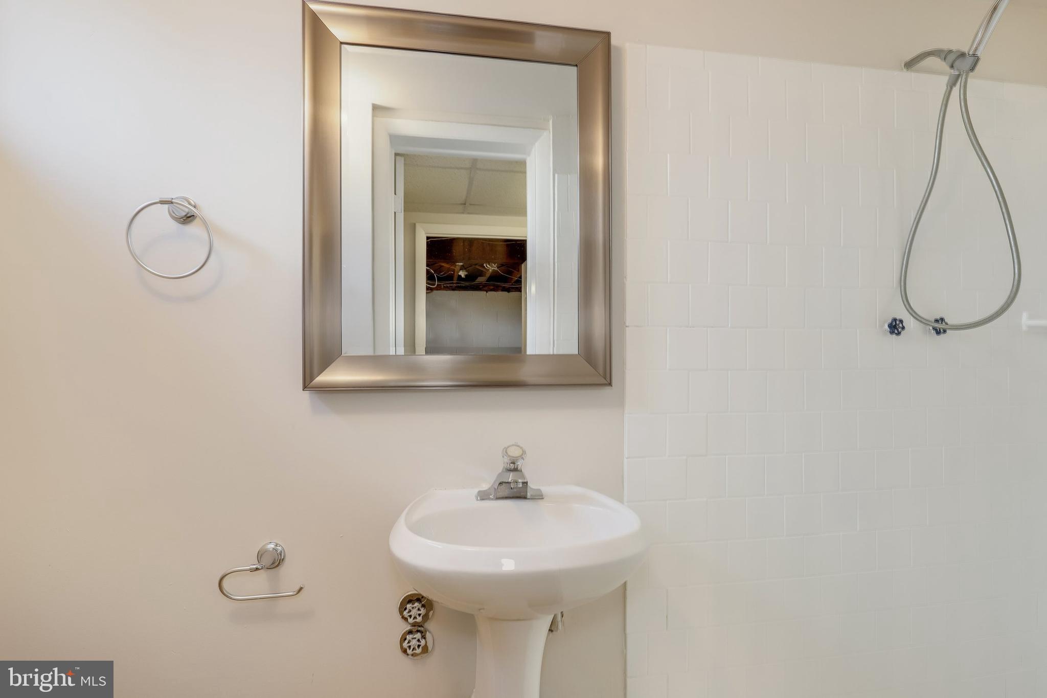 6807 Richardson Road Baltimore, MD 21207 - Photo 23 of 29