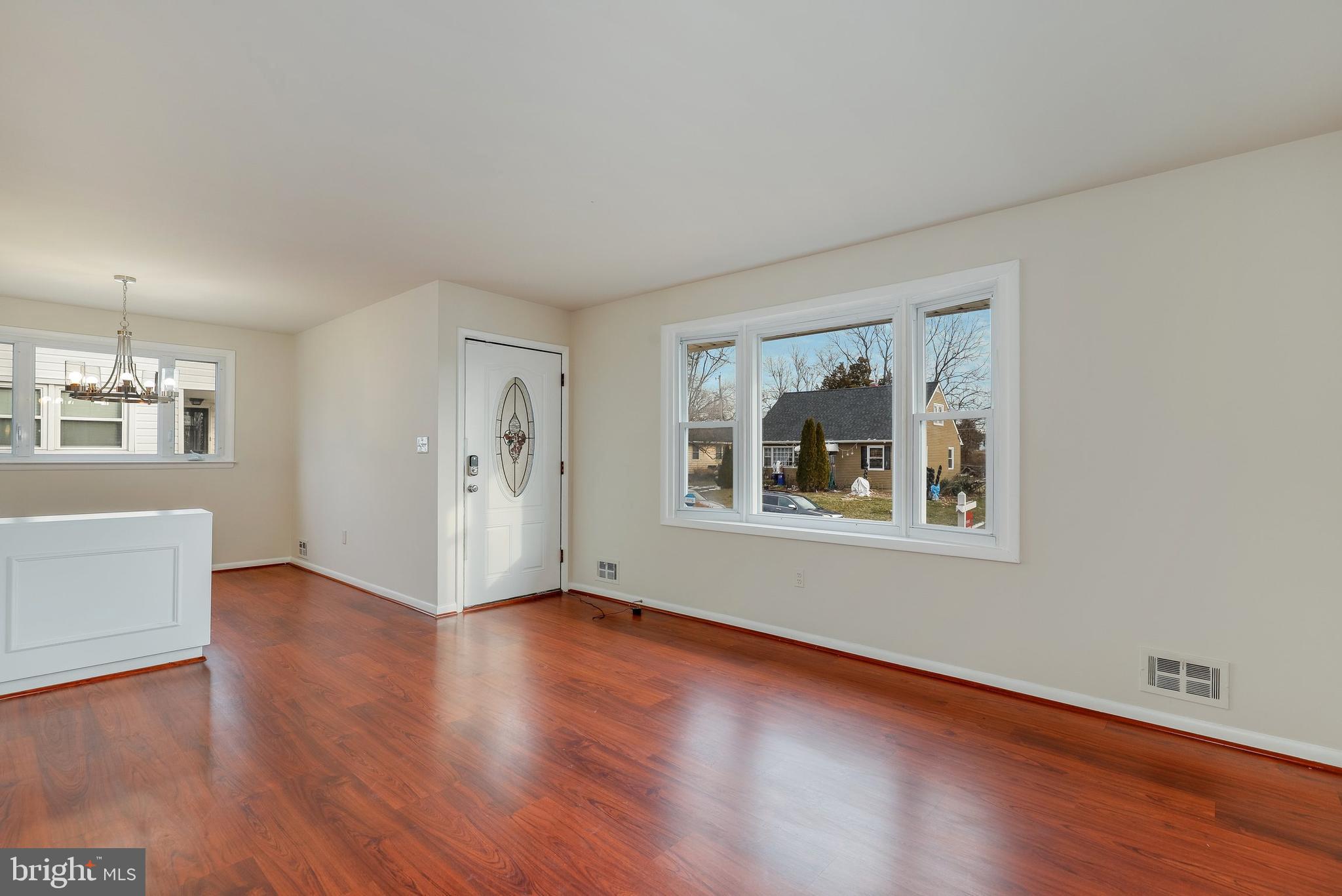 6807 Richardson Road Baltimore, MD 21207 - Photo 3 of 29