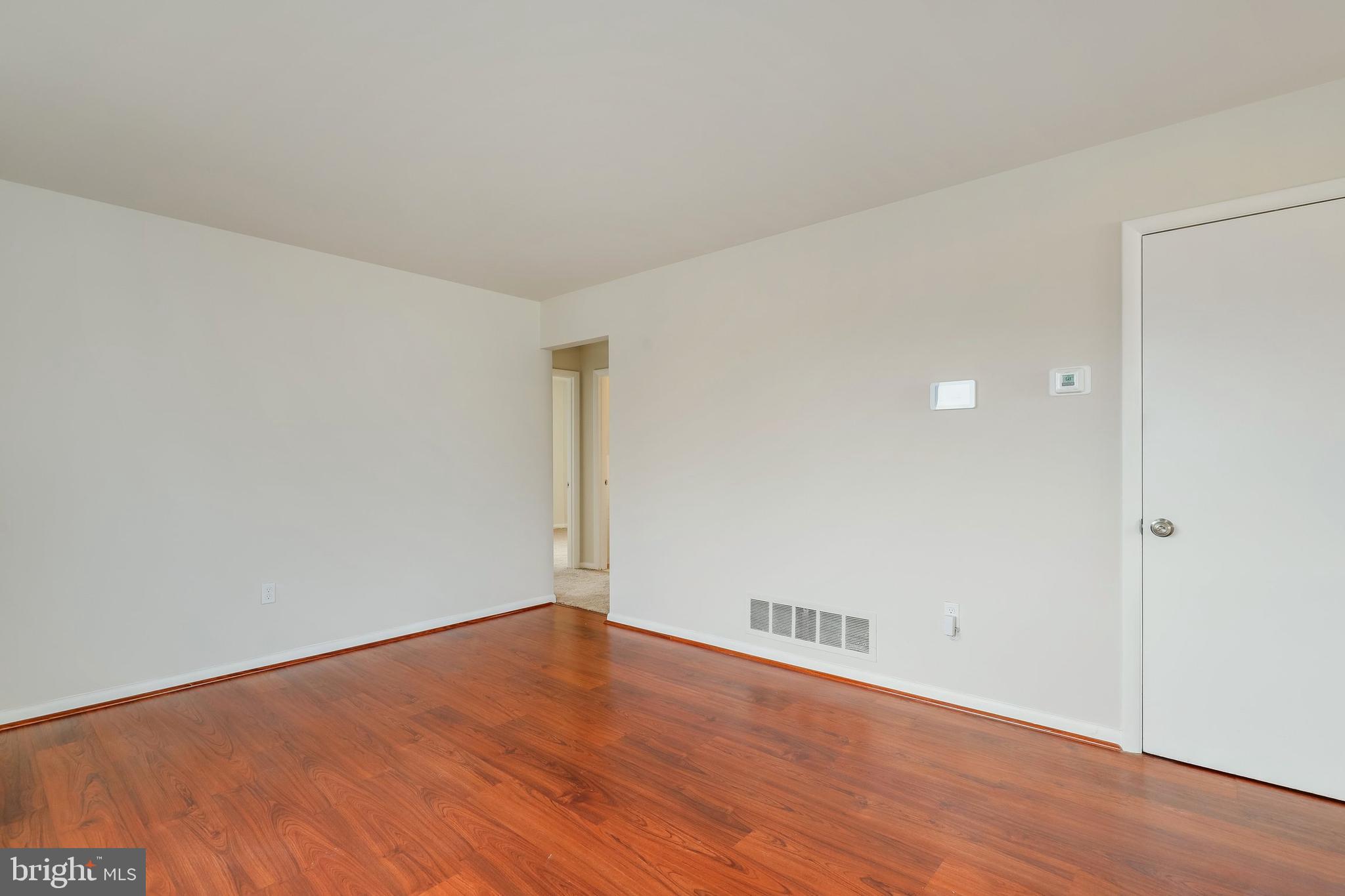 6807 Richardson Road Baltimore, MD 21207 - Photo 4 of 29