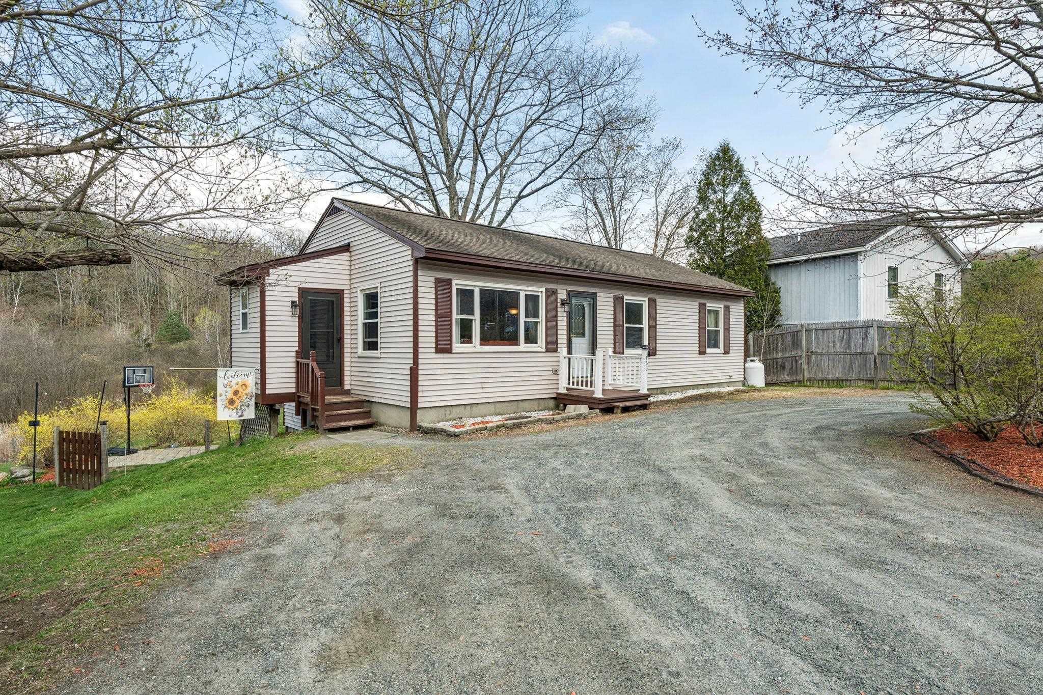 463 Highway 12 Hartland, VT 05048 - Photo 18 of 28