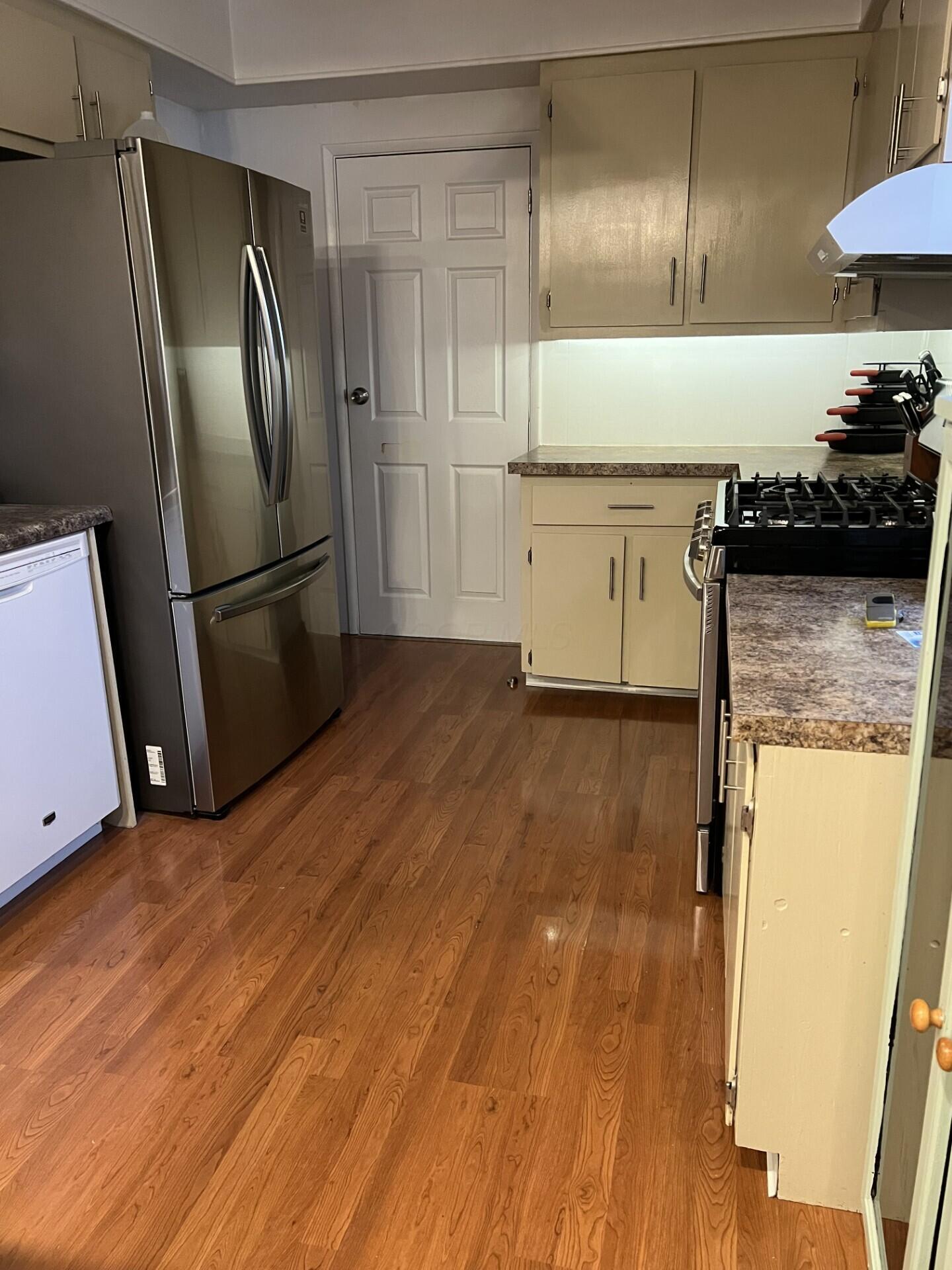 232 North Basil Street Baltimore, OH 43105 - Photo 9 of 18 kitchen 1