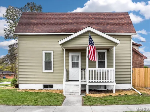 $186,000 | 1103 7th Street, Highland, IL 62249