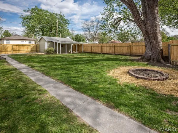 $186,000 | 1103 7th Street, Highland, IL 62249