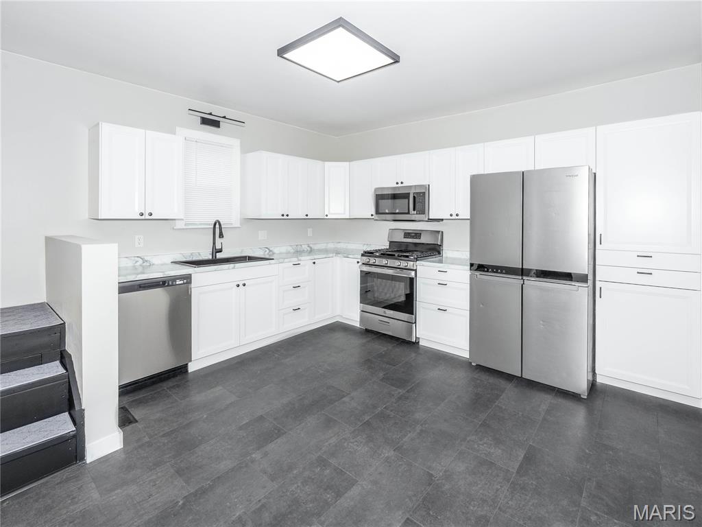 1103 7th Street Highland, IL 62249 - Photo 7 of 20