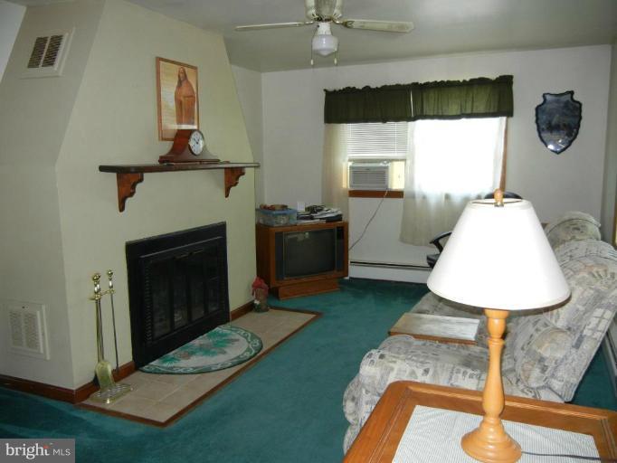 107 Monroe Manor Road Stevensville, MD 21619 - Photo 12 of 21 living room