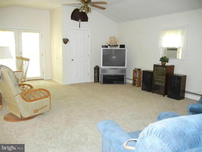107 Monroe Manor Road Stevensville, MD 21619 - Photo 14 of 21 family room