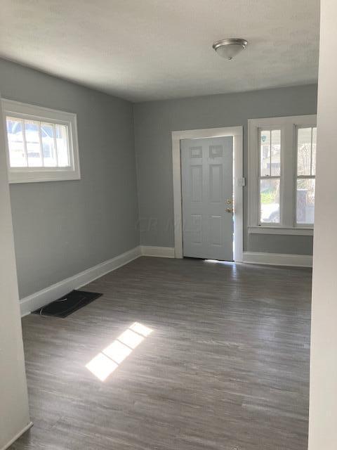 930 Ellsworth Avenue Columbus, OH 43206 - Photo 3 of 22