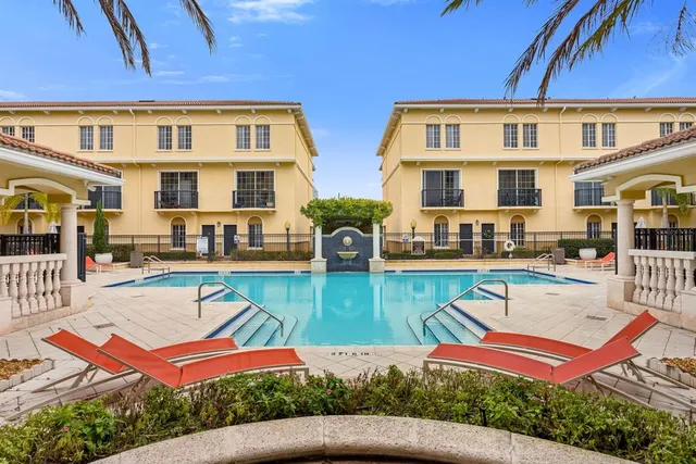 $425,000 | 5246 Hampton Beach Place, Tampa, FL 33609