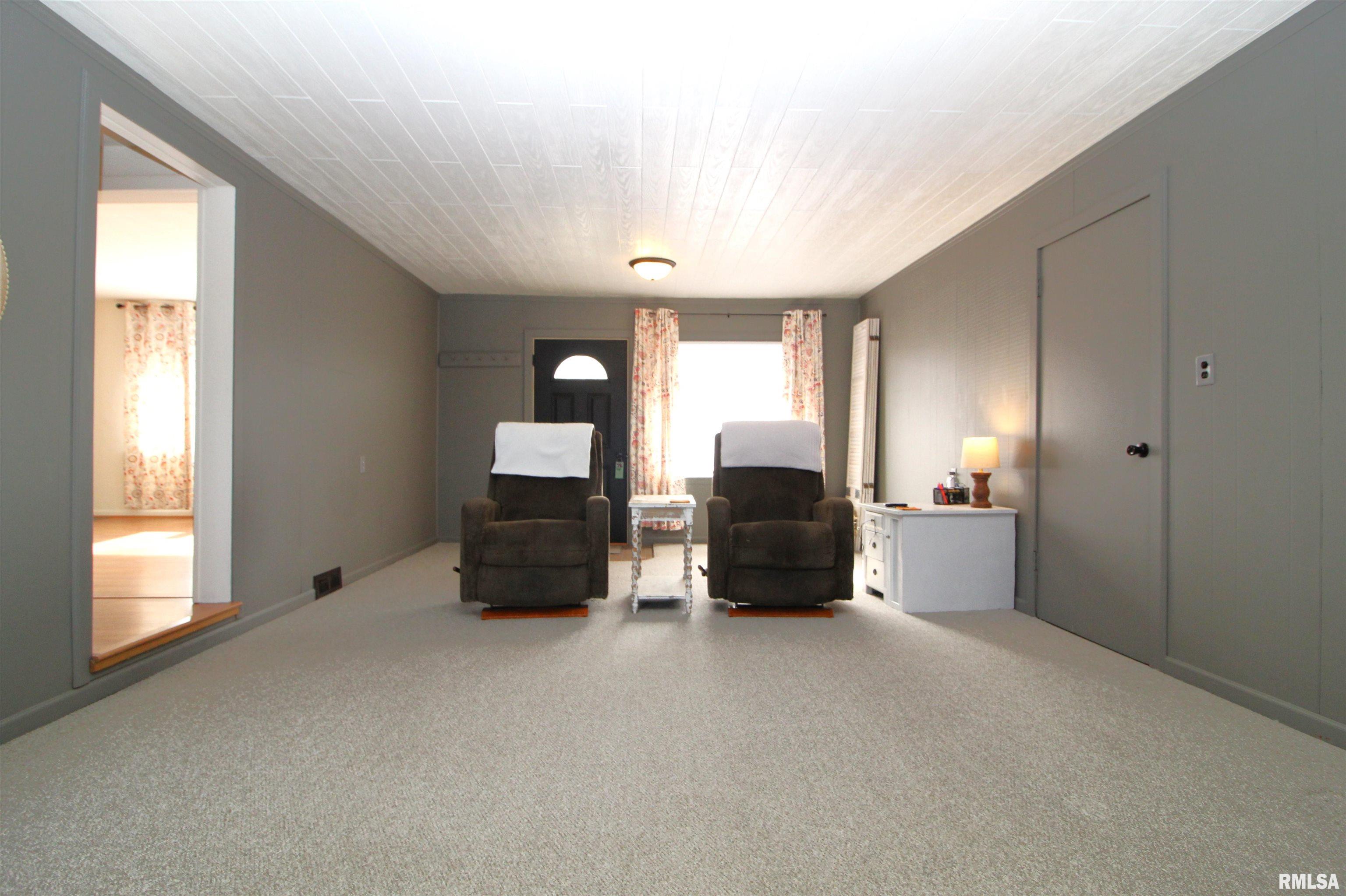 1513 Tennell Road Pekin, IL 61554 - Photo 17 of 53 Gallery Image 17