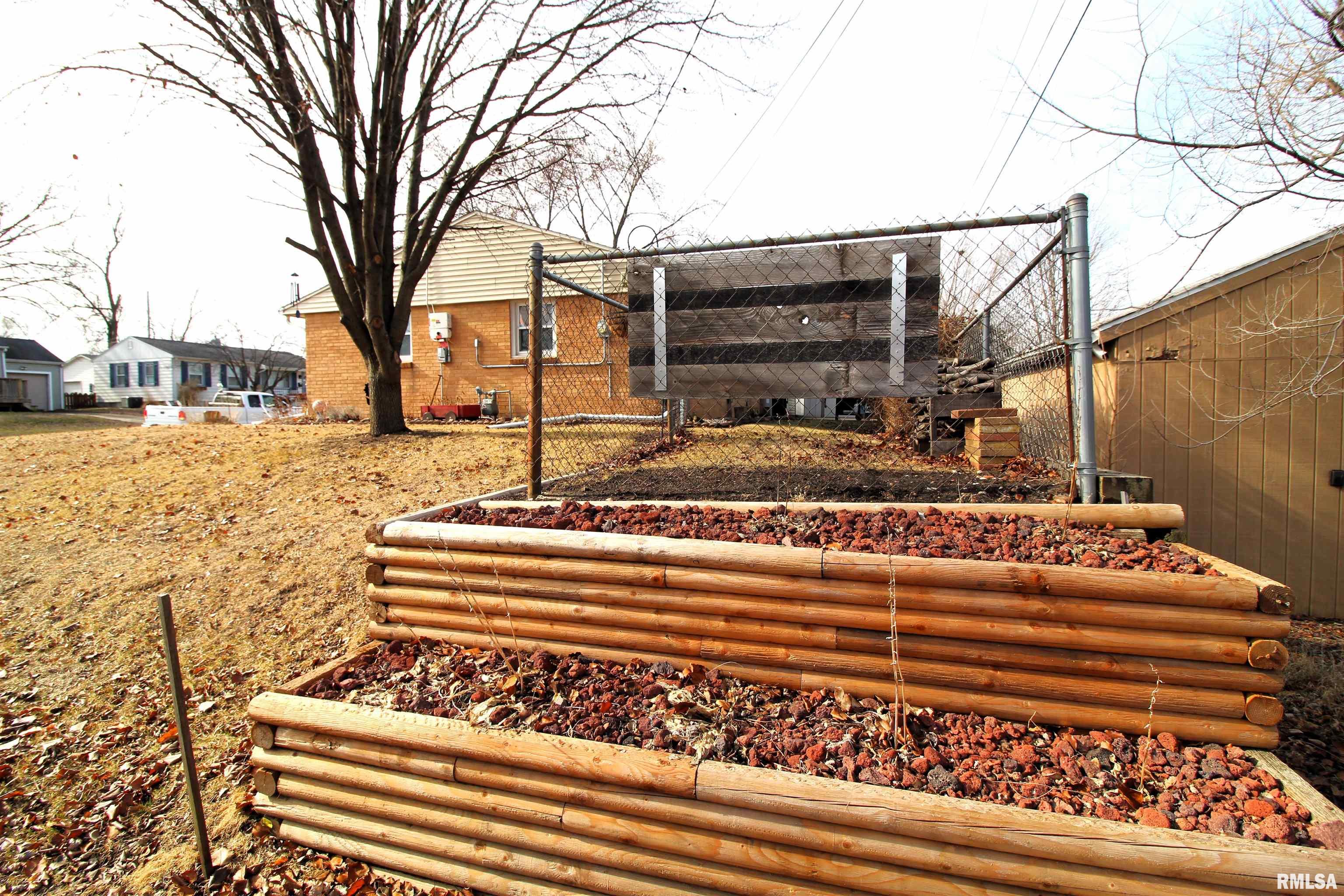 1513 Tennell Road Pekin, IL 61554 - Photo 47 of 53 Gallery Image 47
