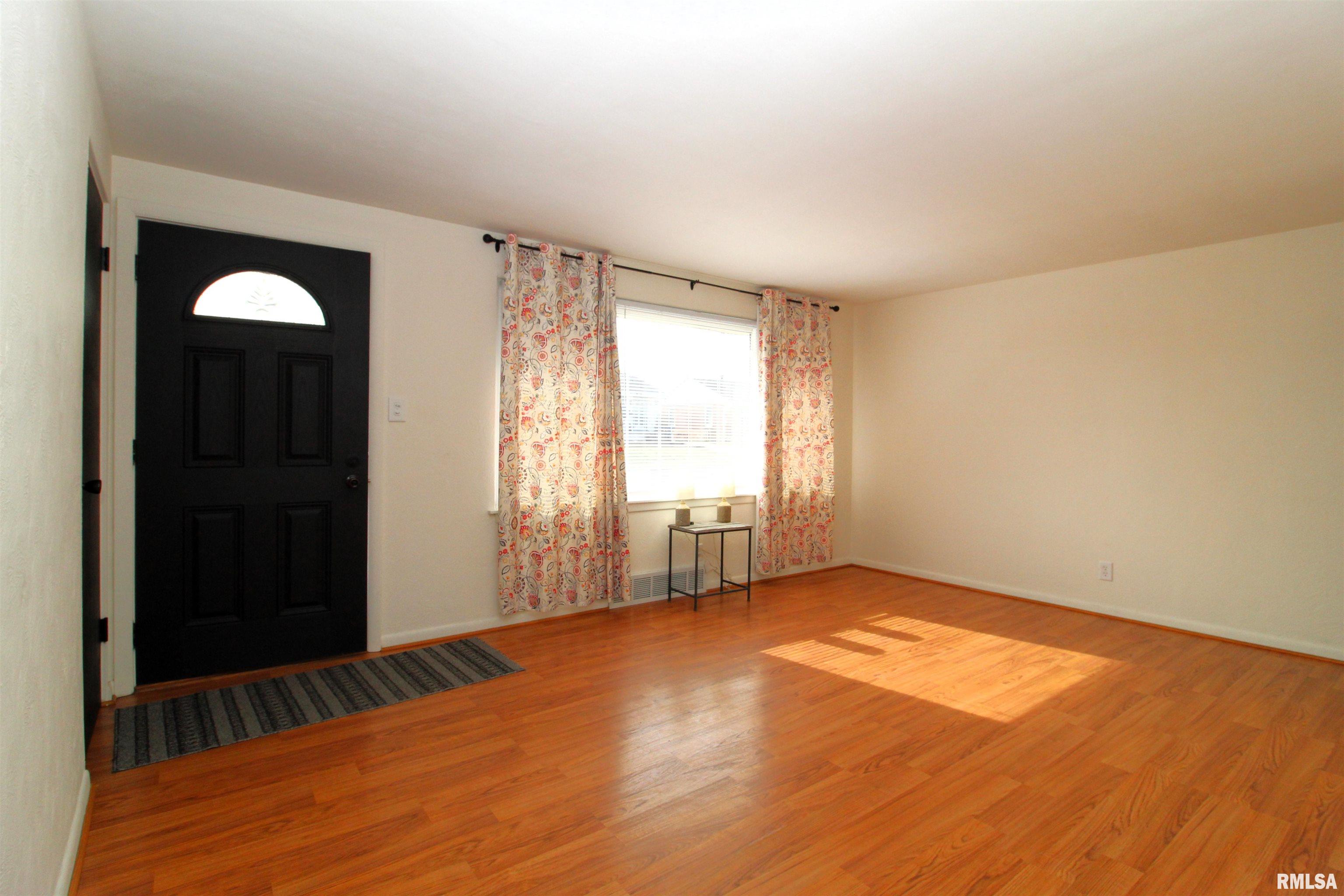 1513 Tennell Road Pekin, IL 61554 - Photo 10 of 53 Gallery Image 10