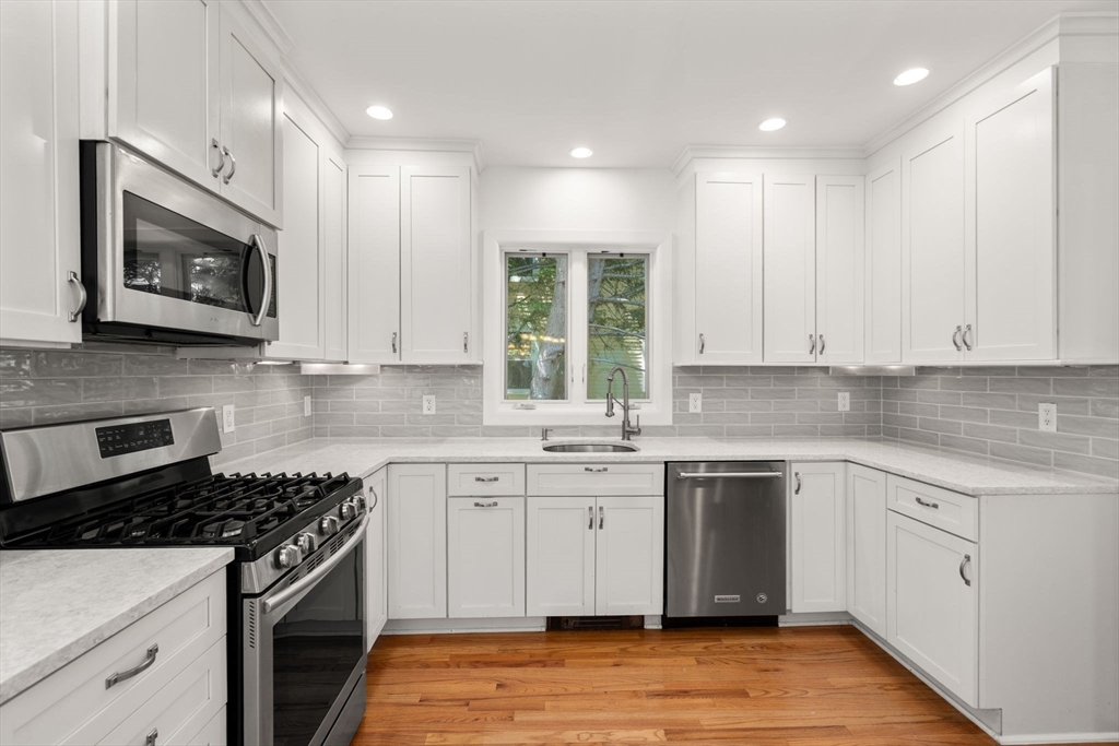 81 Brook Road, Unit 81 Weston, MA 02493 - Photo 11 of 35