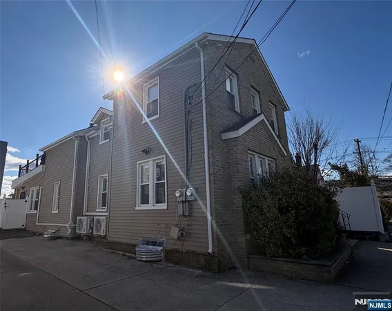 $1,850 | 282 Harding Avenue, Unit 2, Teaneck, NJ 07666