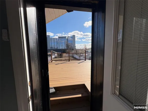 $1,850 | 282 Harding Avenue, Unit 2, Teaneck, NJ 07666