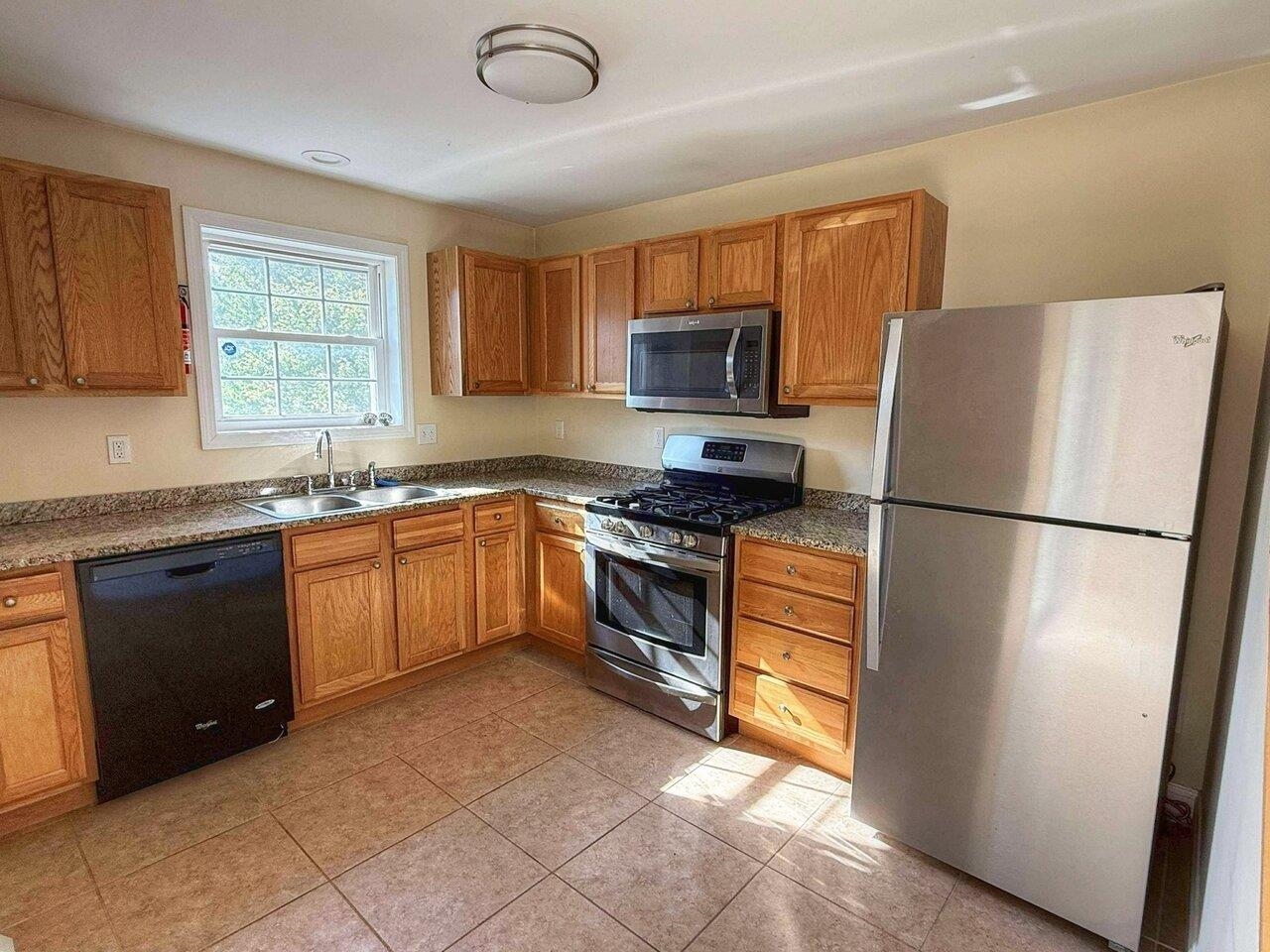 437 Lapan Road St. Albans Town, VT 05468 - Photo 11 of 40