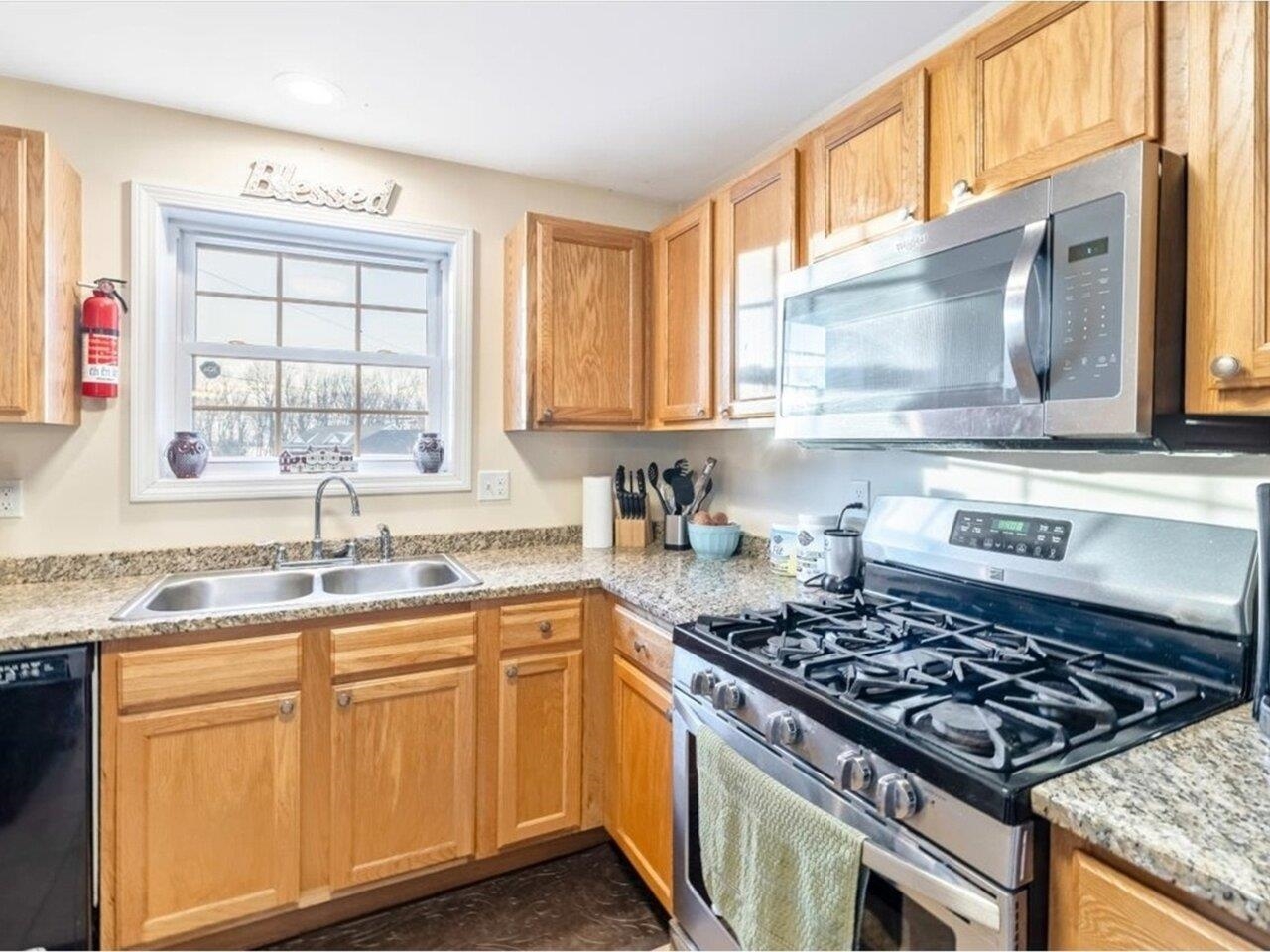 437 Lapan Road St. Albans Town, VT 05468 - Photo 12 of 40