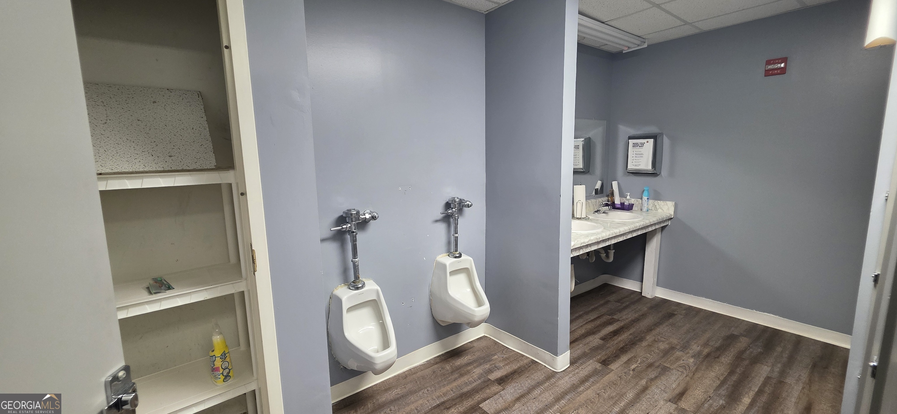 6270 Red Oak Road Atlanta, GA 30349 - Photo 17 of 43 a view of bathroom
