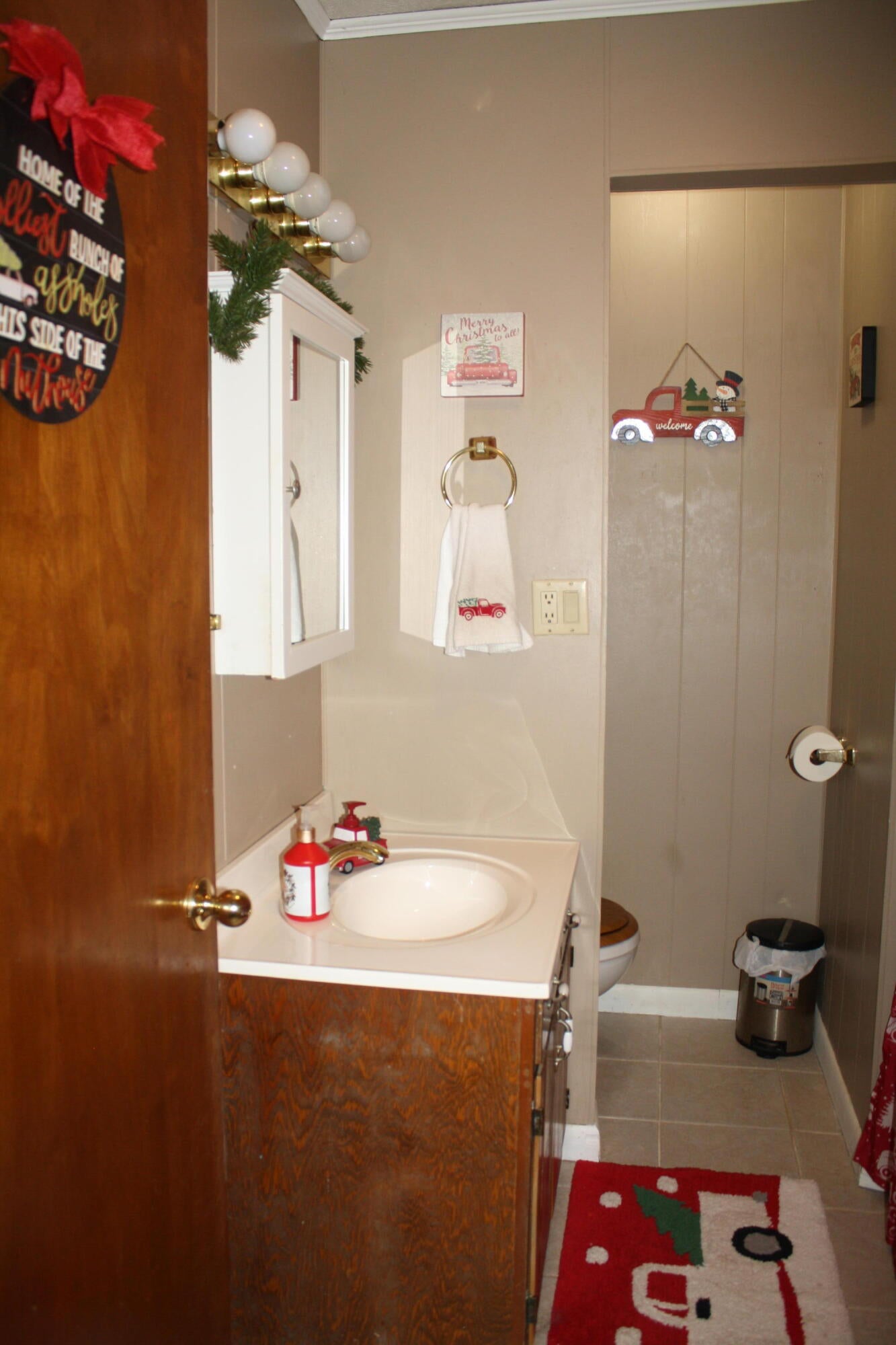 62 Howards Branch Road Hinton, WV 25951 - Photo 41 of 53 Second Bathroom