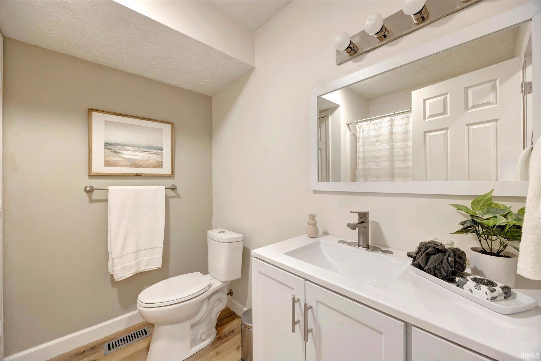 1344 South College Mall Road, Unit H2 Bloomington, IN 47401 - Photo 16 of 27 Gallery Image 16