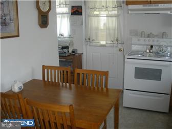 211 North Brownleaf Road Newark, DE 19713 - Photo 5 of 11 Kitchen