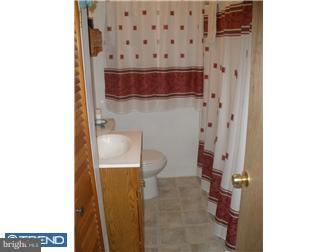 211 North Brownleaf Road Newark, DE 19713 - Photo 8 of 11 Bathroom