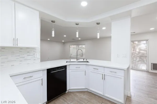 $2,700 | 8478 Prince Of Tides Court, Las Vegas, NV 89113