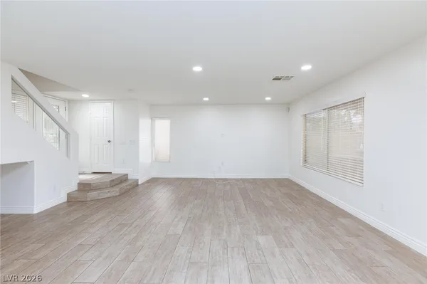 $2,700 | 8478 Prince Of Tides Court, Las Vegas, NV 89113