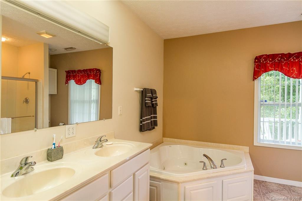 396 Patton Cove Road Swannanoa, NC 28778 - Photo 14 of 36 Gallery Image 14
