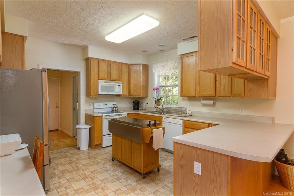 396 Patton Cove Road Swannanoa, NC 28778 - Photo 8 of 36 Gallery Image 8