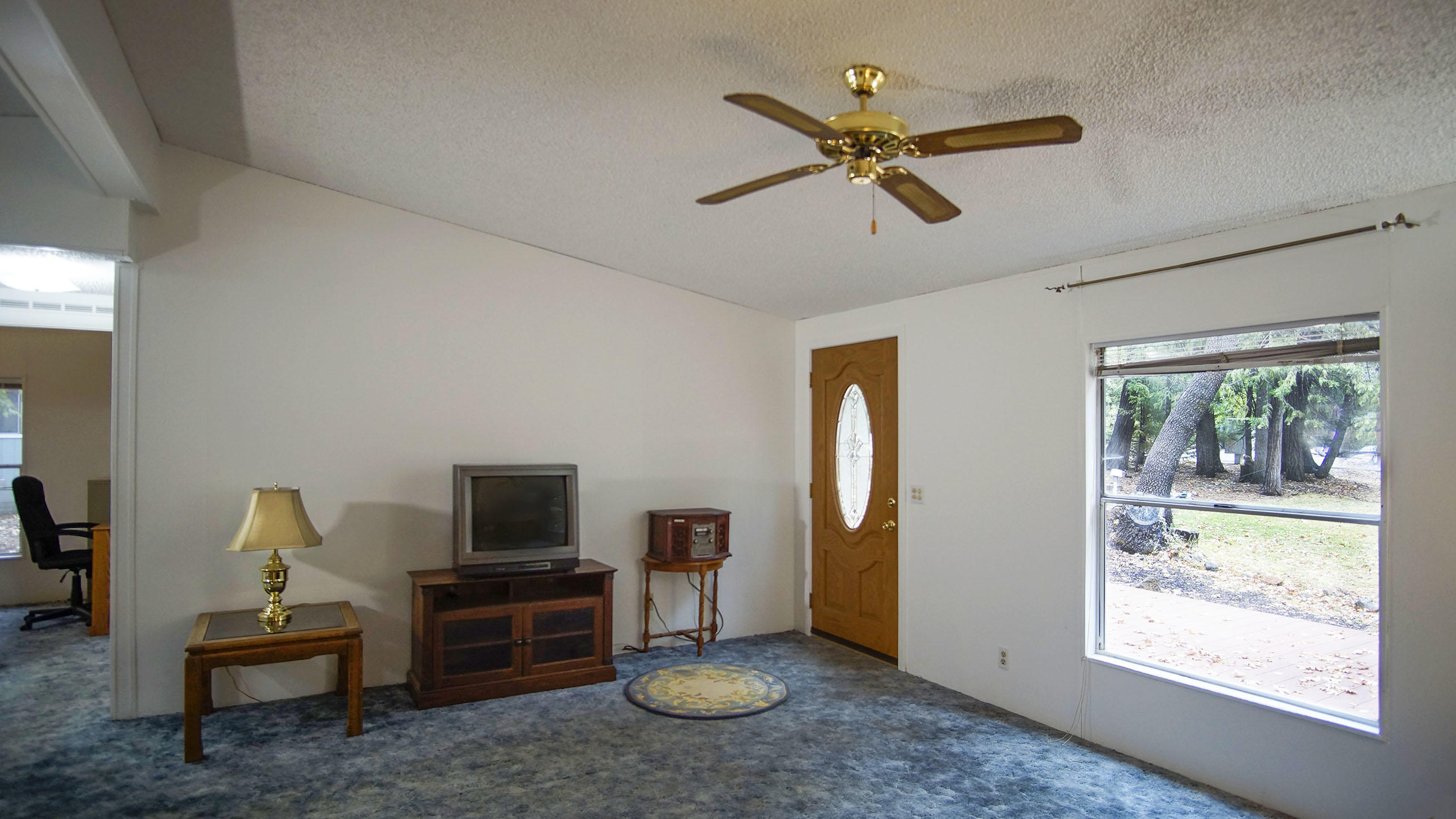 8497 Starlite Pines Road Shingletown, CA 96088 - Photo 13 of 22 Living Room Entrance View