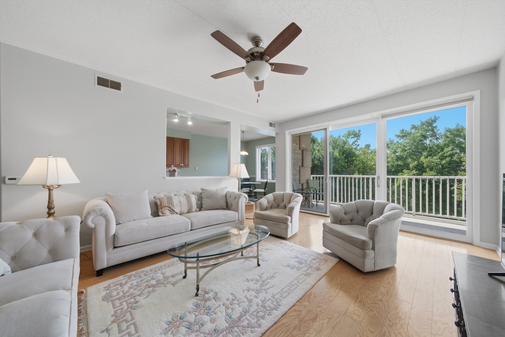 1761 Pavilion Way, Unit 301 Park Ridge, IL 60068 - Photo 3 of 46 Gallery Image 3