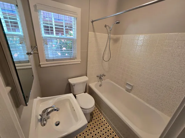 $2,950 | 1218 Bellevue Avenue, Unit 4, Burlingame, CA 94010