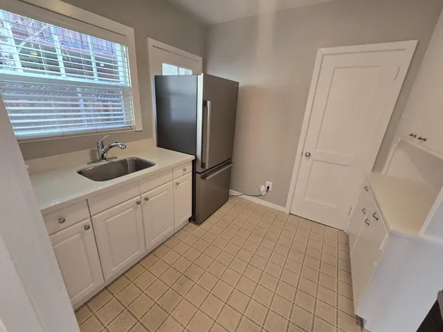 $2,950 | 1218 Bellevue Avenue, Unit 4, Burlingame, CA 94010