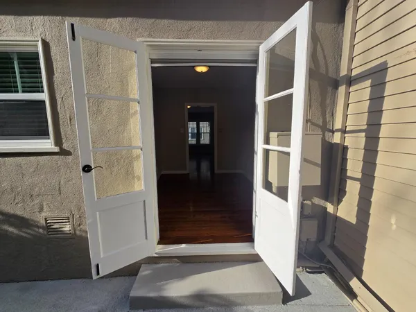 a view of an entryway of a house