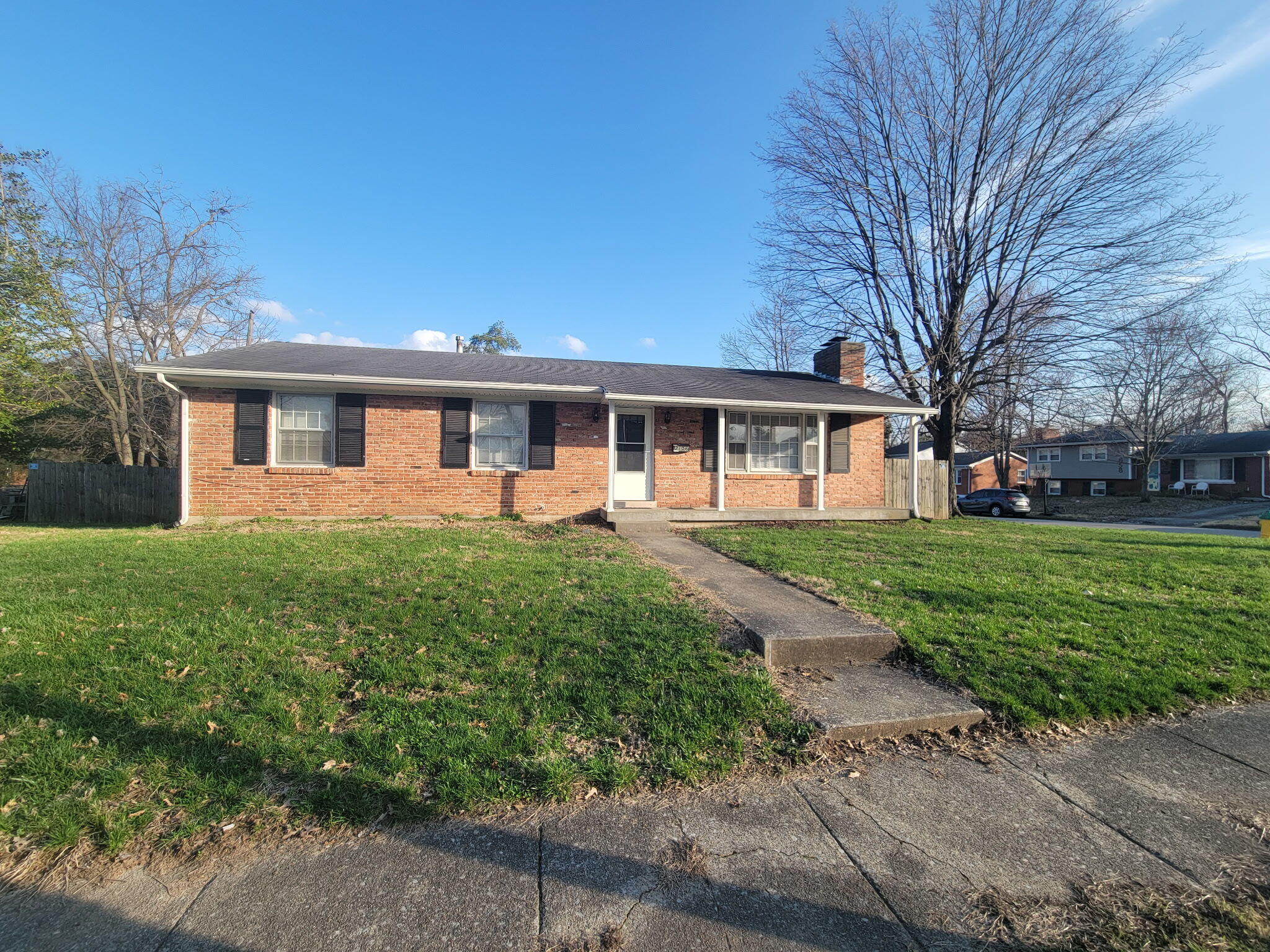 2156 Violet Road Lexington, KY 40504 - Photo 1 of 45 3885667217351656410