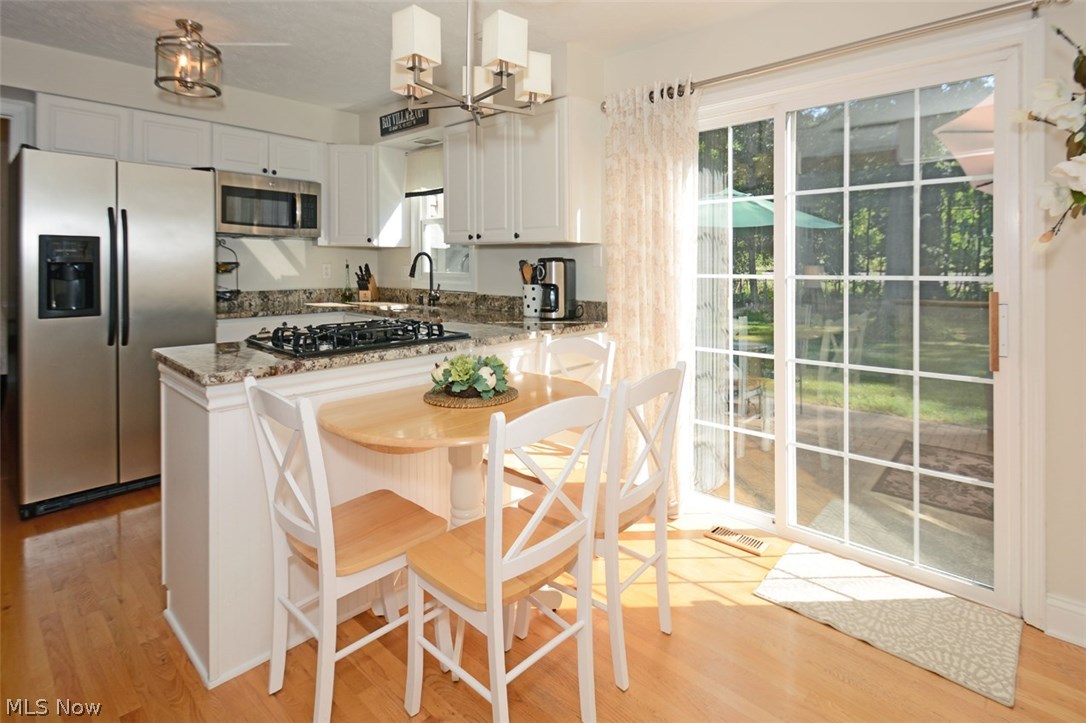 28307 Knickerbocker Road Bay Village, OH 44140 - Photo 9 of 35 Gallery Image 9