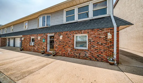 $747,000 | 23 39th Street, Unit B, Sea Isle City, NJ 08243