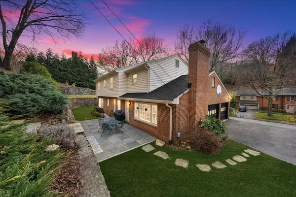 $640,000 | 415 Willow Oak Drive Southwest, Roanoke, VA 24014