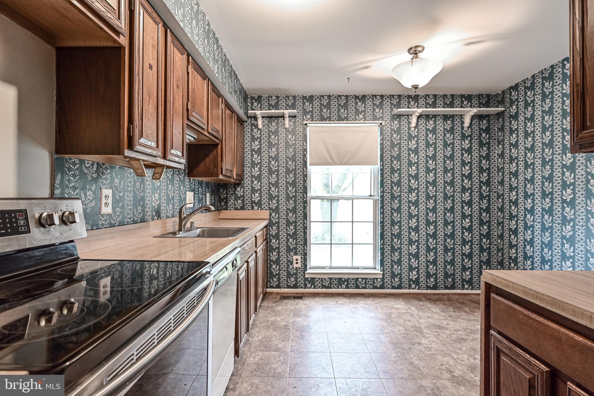 5934 Powell's Landing Road Burke, VA 22015 - Photo 5 of 12 Gallery Image 5