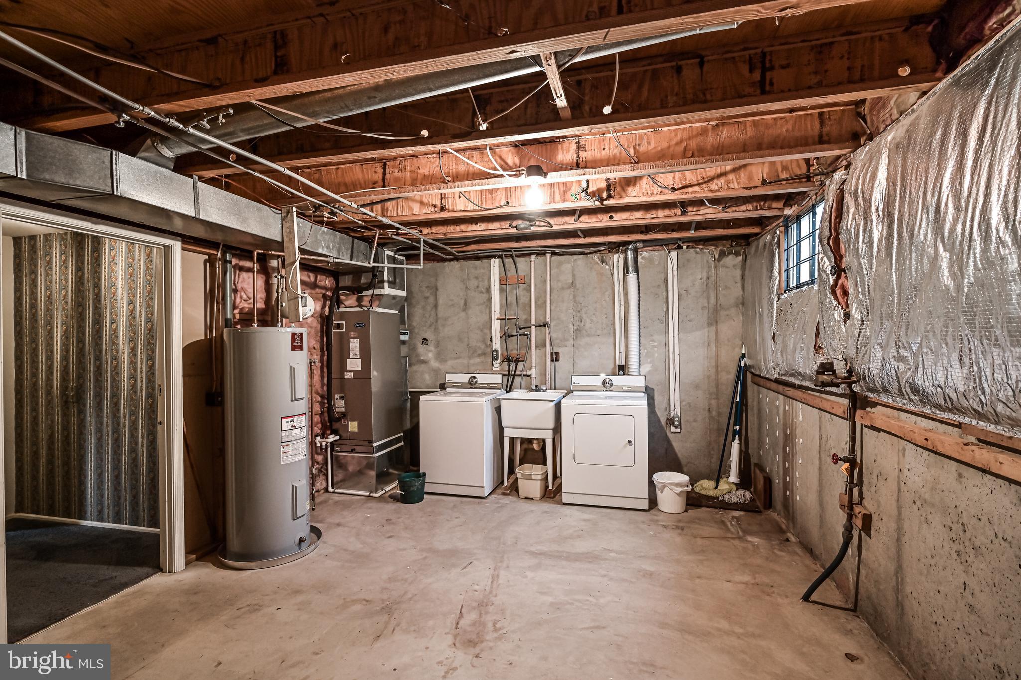 5934 Powell's Landing Road Burke, VA 22015 - Photo 10 of 12 Gallery Image 10