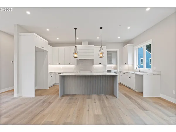 $1,725,000 | 740 Monica Court, Cannon Beach, OR 97110