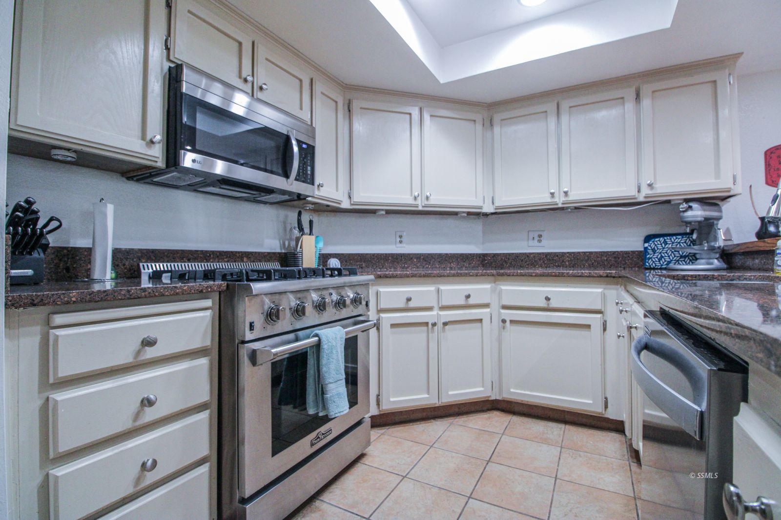 1243 Mountain View Drive Ridgecrest, CA 93555 - Photo 16 of 41 Gallery Image 16