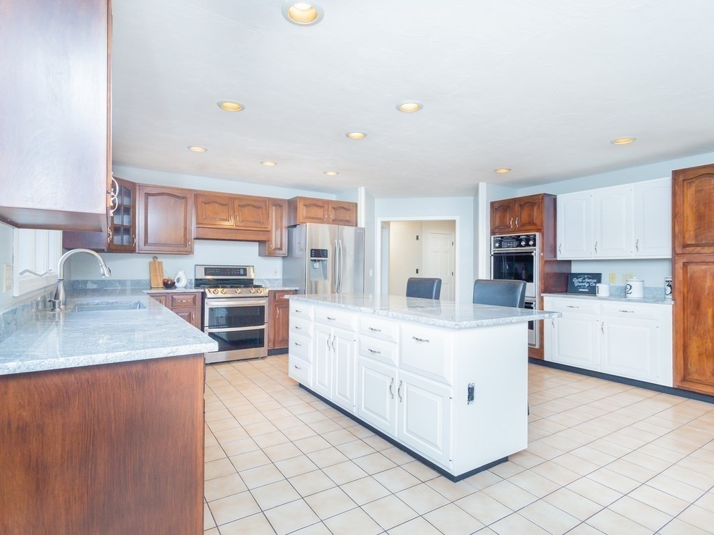 13 Old Colony Road Foxboro, MA 02035 - Photo 10 of 42