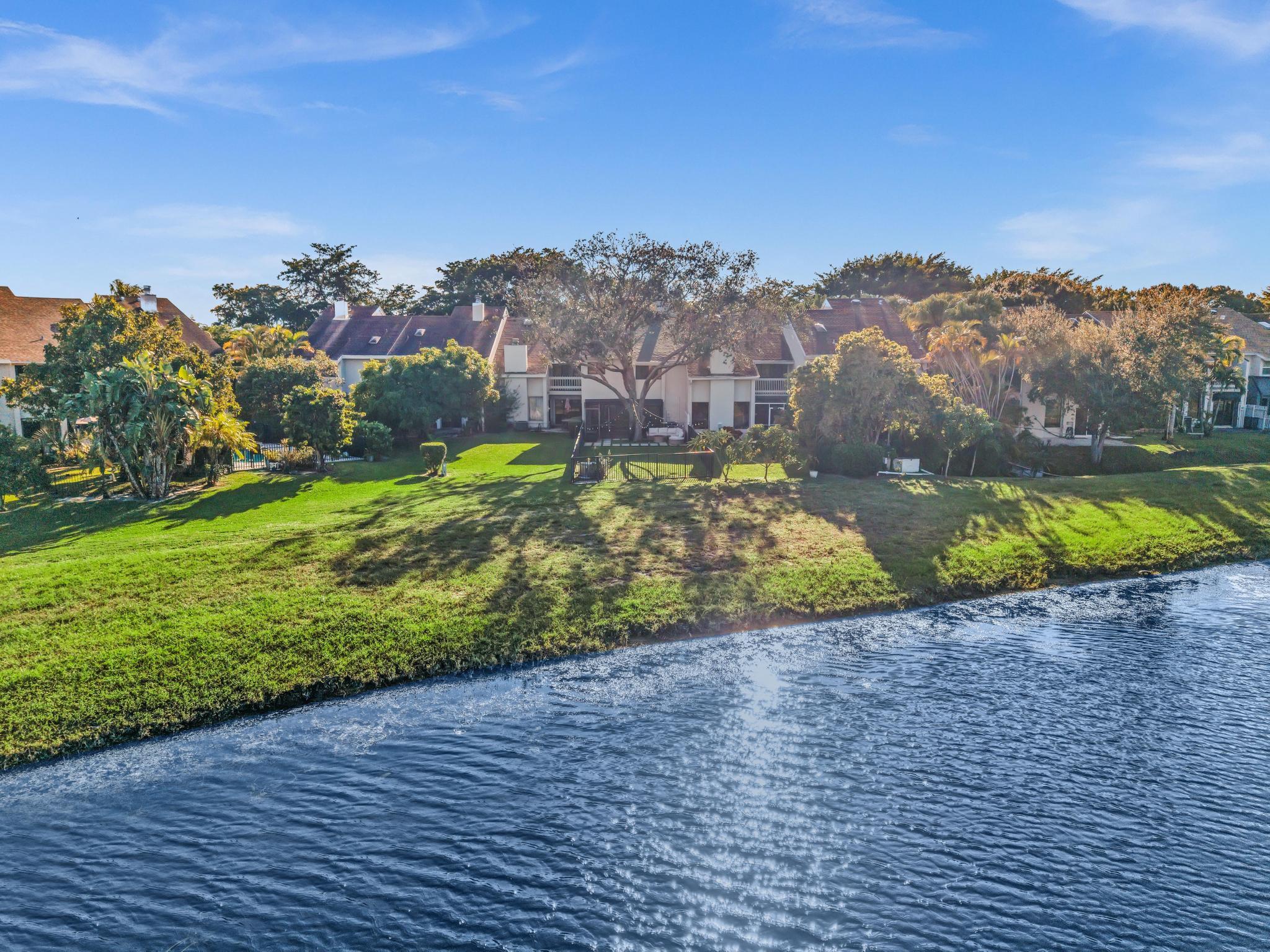6565 Parkview Drive, Unit C Boca Raton, FL 33433 - Photo 28 of 40 a view of a yard