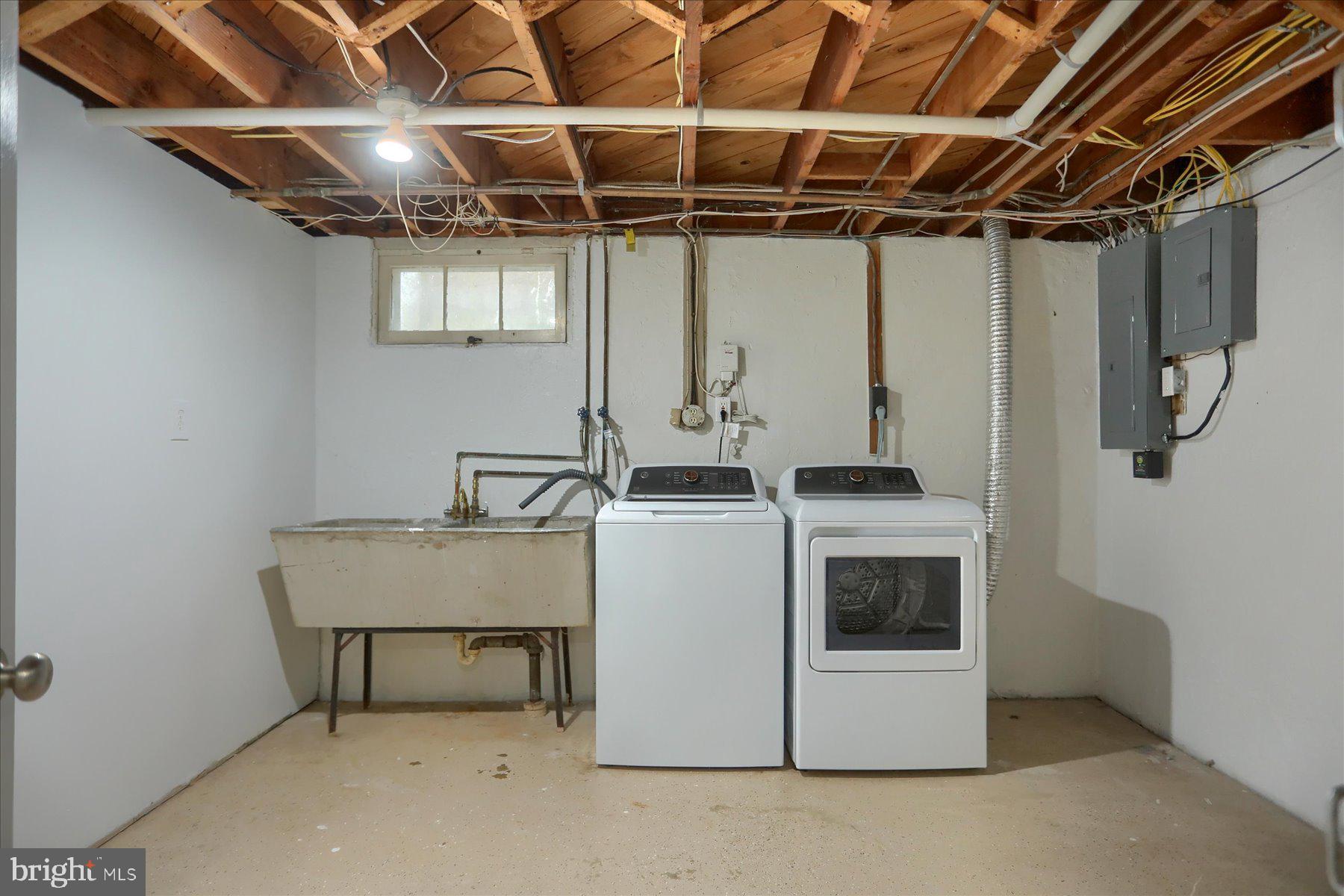 422 Aigburth Road Towson, MD 21286 - Photo 33 of 48 Laundry Room