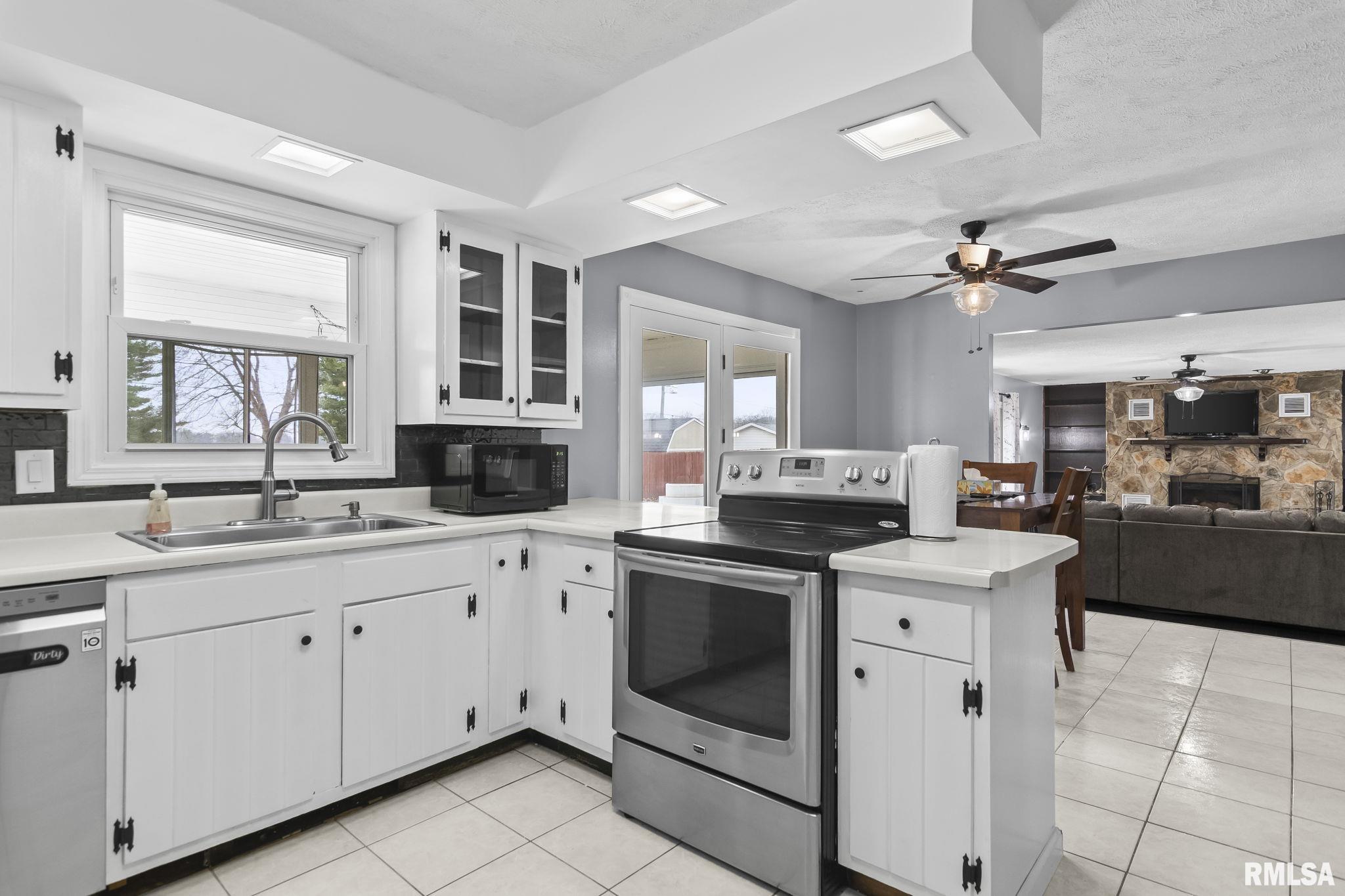 3226 Brunk Drive Springfield, IL 62712 - Photo 12 of 43