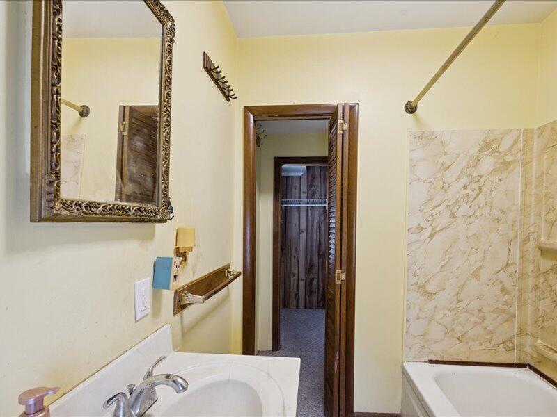 239 North Dwight Street Jackson, MI 49202 - Photo 10 of 34 10-239-N-Dwight-St-Jackson-MI-49202-Wind