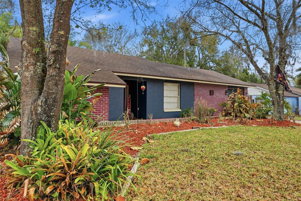 17603 Cranbrook Drive Lutz, FL 33549 - Photo 2 of 26