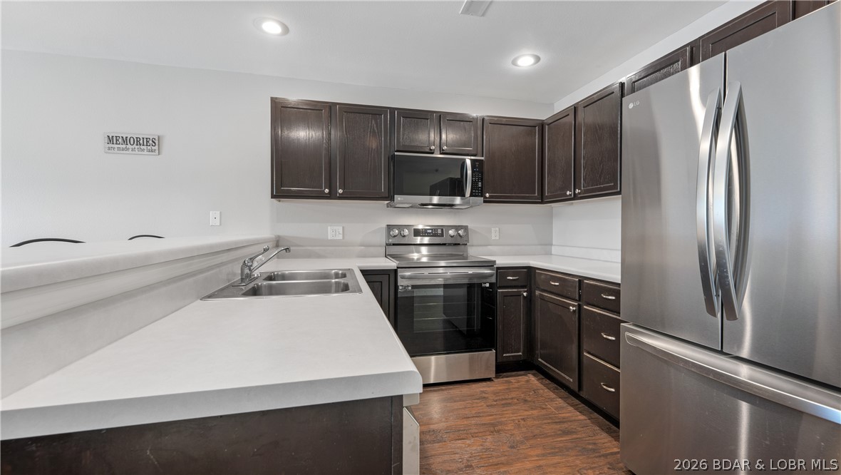 194 Sac Road, Unit D302 Sunrise Beach, MO 65079 - Photo 8 of 31